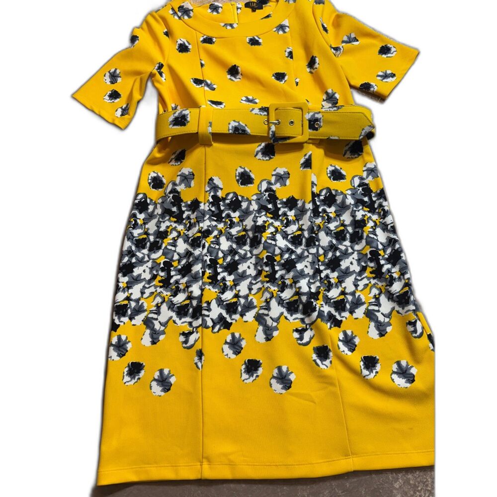 women Vtg style 70’s floral belted dress sz 12